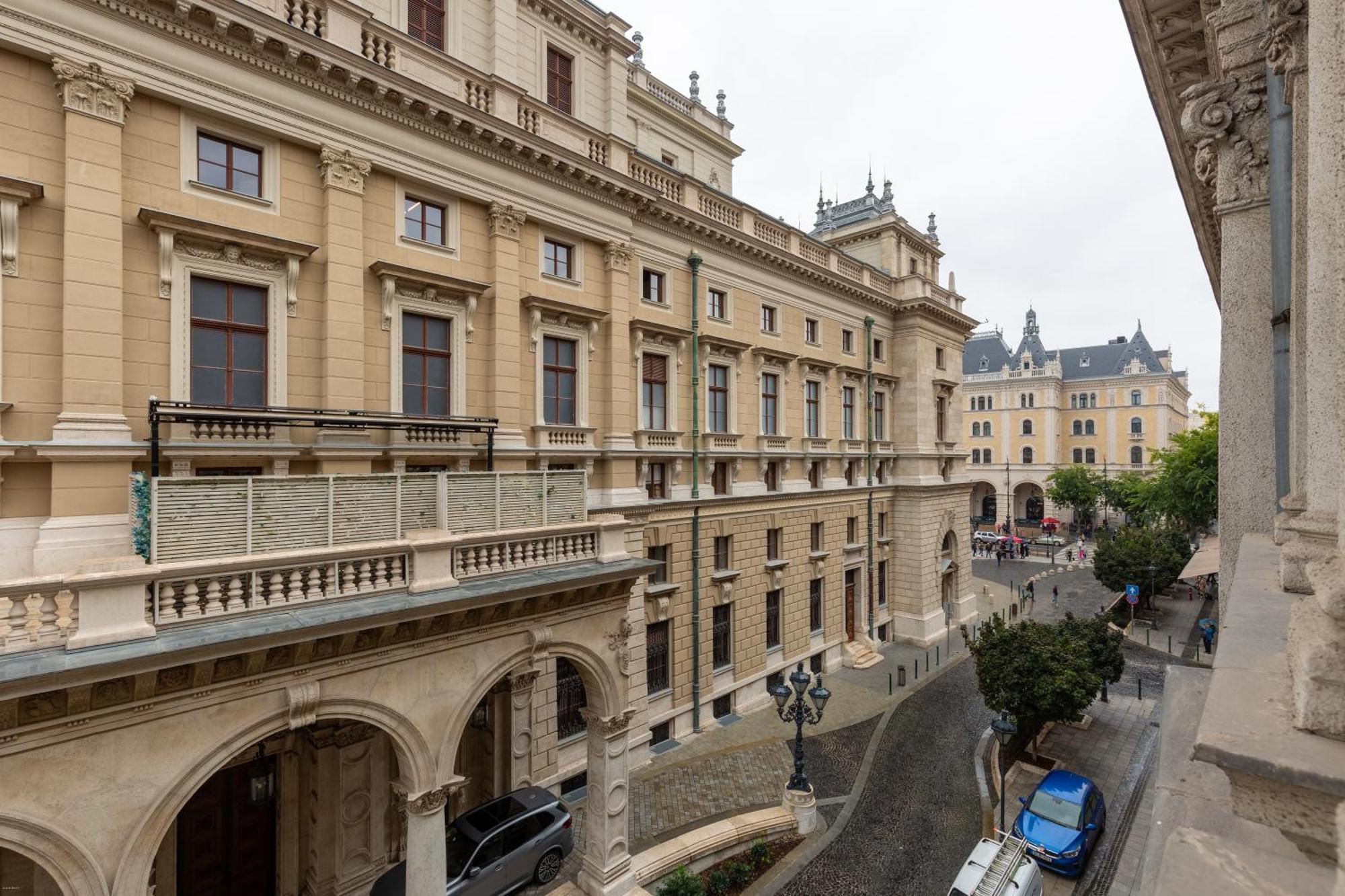 D8 Sphinx Apartman Budapesta Exterior foto