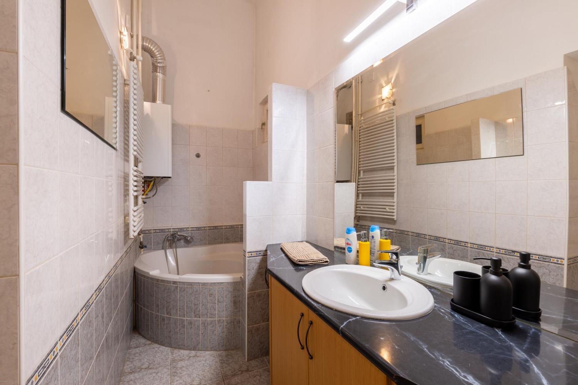 D8 Sphinx Apartman Budapesta Exterior foto